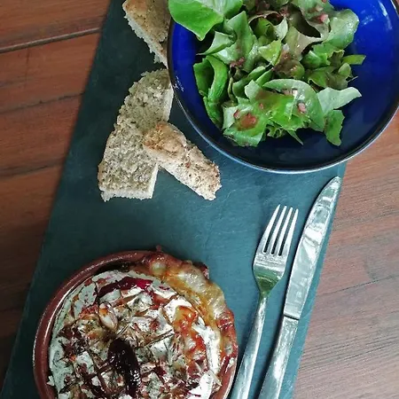 Killari Oda ve Kahvaltı Mézens